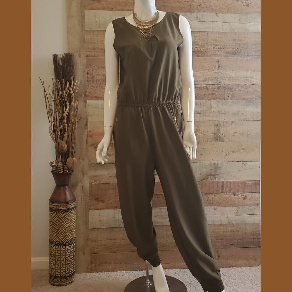 OLIVE GREEN JUMPSUIT SIZE XL